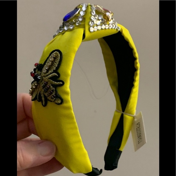 Super Elegant Embellished Headband to Enhance your Casual or Night Our Hair look - Picture 7 of 10